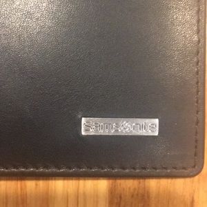 samsonite tri fold wallet